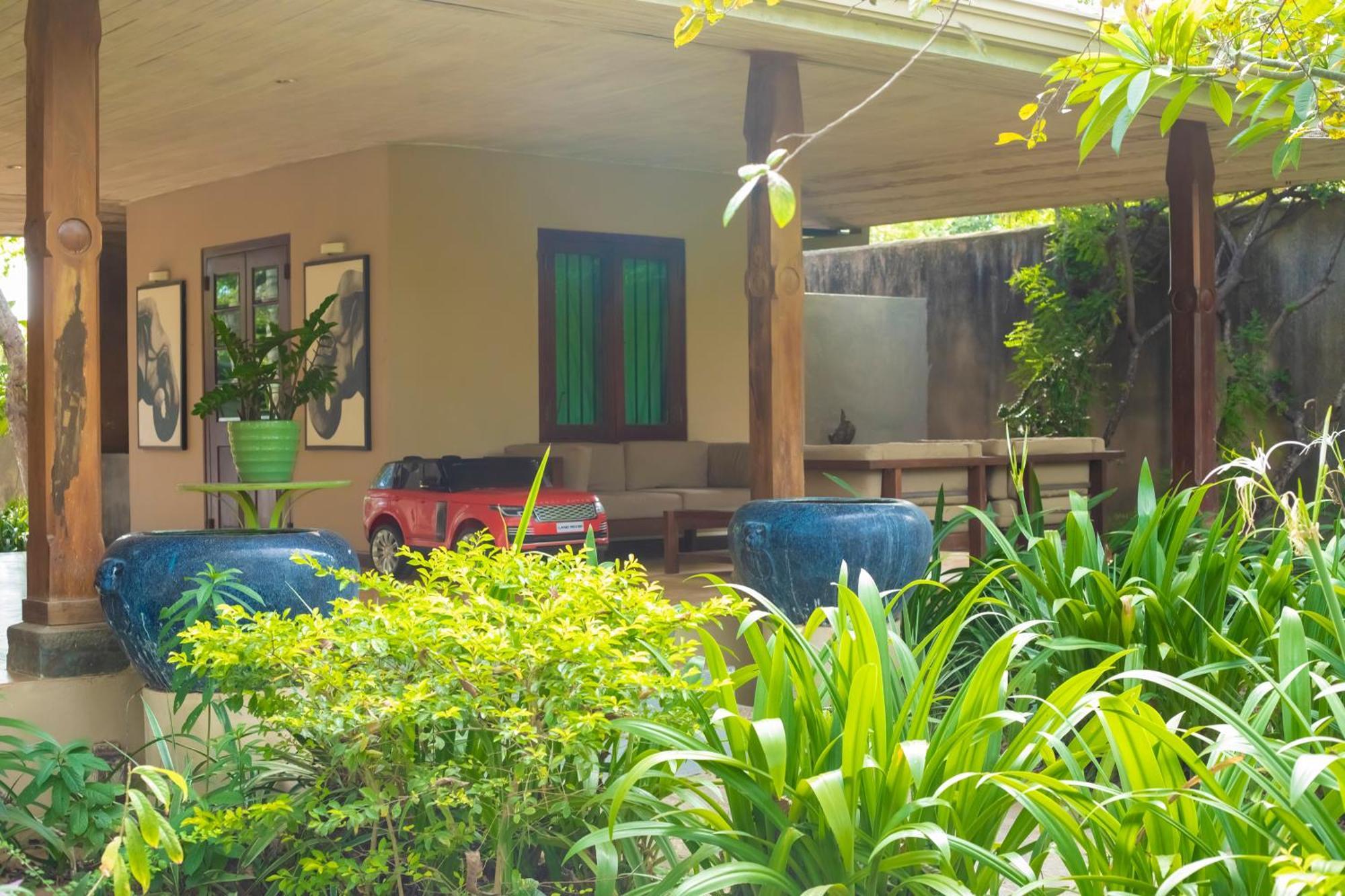 Nikara Luxury Beach House Tissamaharama Extérieur photo